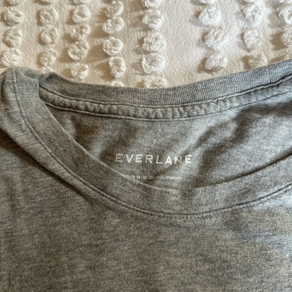 Men’s Everlane Pocket Tshirt. Size Large, shrunk to Medium. Stone green heather. - Picture 9 of 9